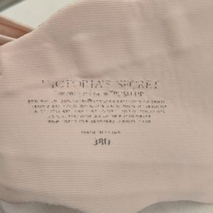 Victoria's Secret Intimates & Sleepwear - Victoria's secret bra 38d Victoria's Secret Intimates & Sleepwear - Victoria's secret bra 38d